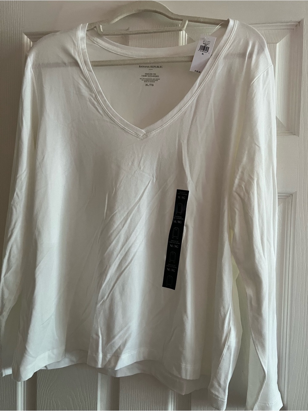 Banana Republic Cream V-Neck Long Sleeve Tee